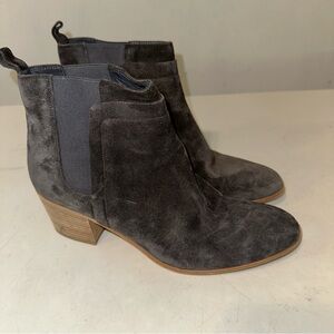 Vince Chelsea Boot gray sz 6.5